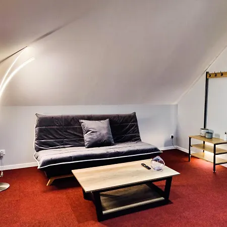 Les Grandes Menieres Proche Du Pal Bed & Breakfast *